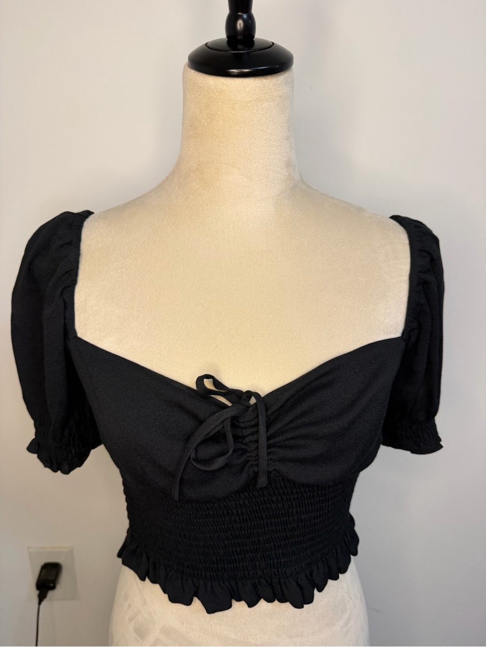 NWT! Aritzia Black Smocked Peasant Crop Top - Classic Women's Top Size S